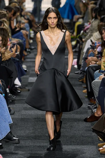 Look 24